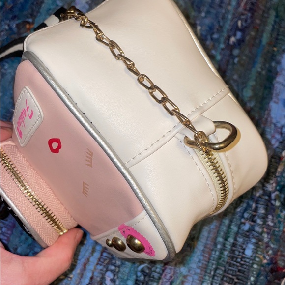 Camera Design Crossbody Bag - Picture 8 of 16